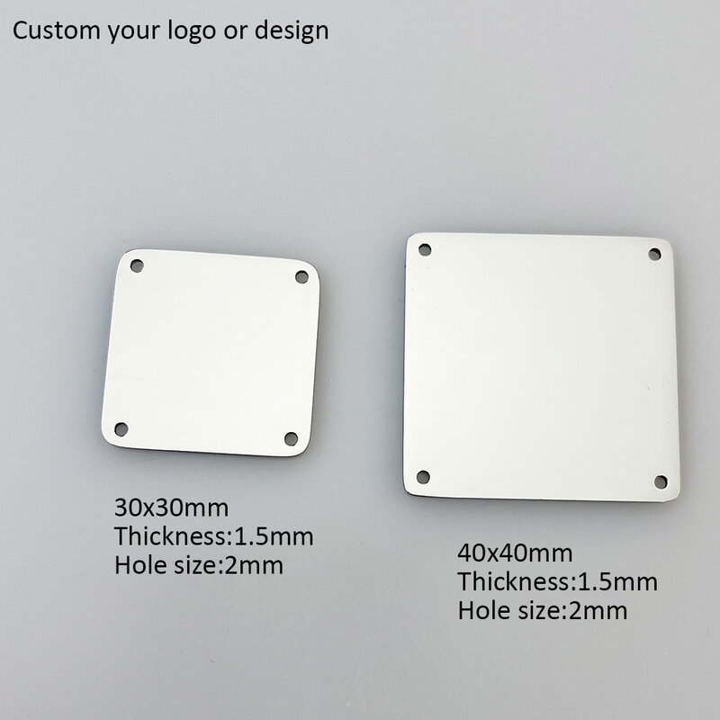 Pwongingcharm مجانية الليزر محفورة 10 قطعة شعار مربع العلامة الفولاذ المقاوم للصدأ مربع لوحة 4 ثقوب مربع العلامة 30x30 مللي متر 40x40mm