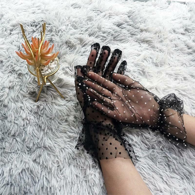 Nowy 1 para koronkowe rękawiczki jesień lato kobiety krótkie tiulowe rękawiczki rozciągliwy lotos liść Sheers elastyczne rękawiczki z siatki pełny palec