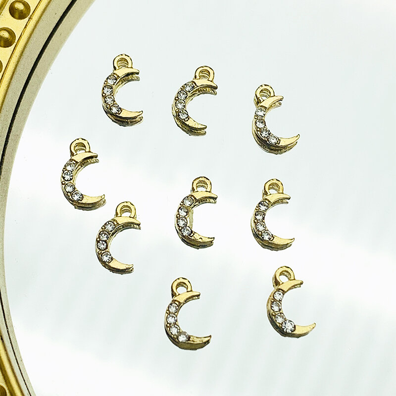 10 Buah Liontin Jimat Bulan Kecil Warna Emas Liontin Berlian Imitasi Campuran Grosir untuk Aksesori Temuan Anting Pembuatan Perhiasan DIY