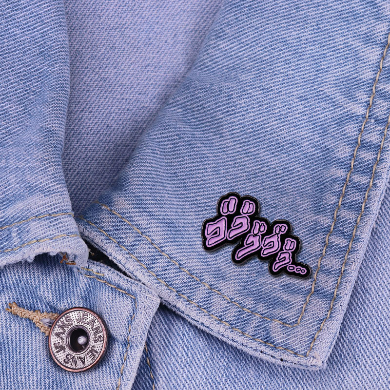 Broche de Jojo Bizarre Adventure, Pin de insignia púrpura, accesorio de Cosplay, accesorios de Metal