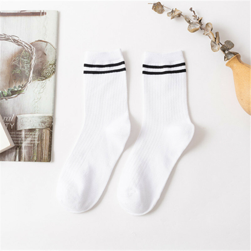 Simples tubo médio meias masculinas cor sólida preto branco cinza respirável meias esportivas de algodão masculino curto
