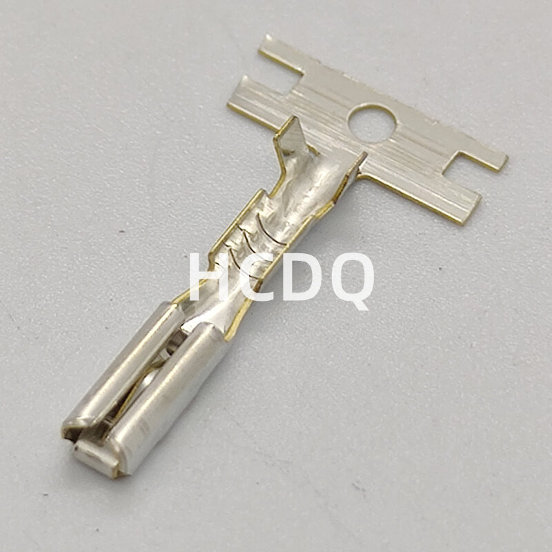 100 PCS Liefern original automobile anschluss 8240-4412 metall kupfer terminal pin