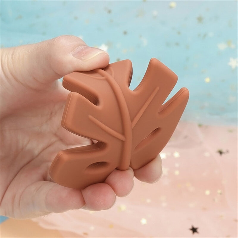 1PC Baby Silicone Teether Cartoon Leaf BPA Free Cute Leaf Food Grade Silicone Pendant Teething Rattle for Baby Chewing Molar Toy