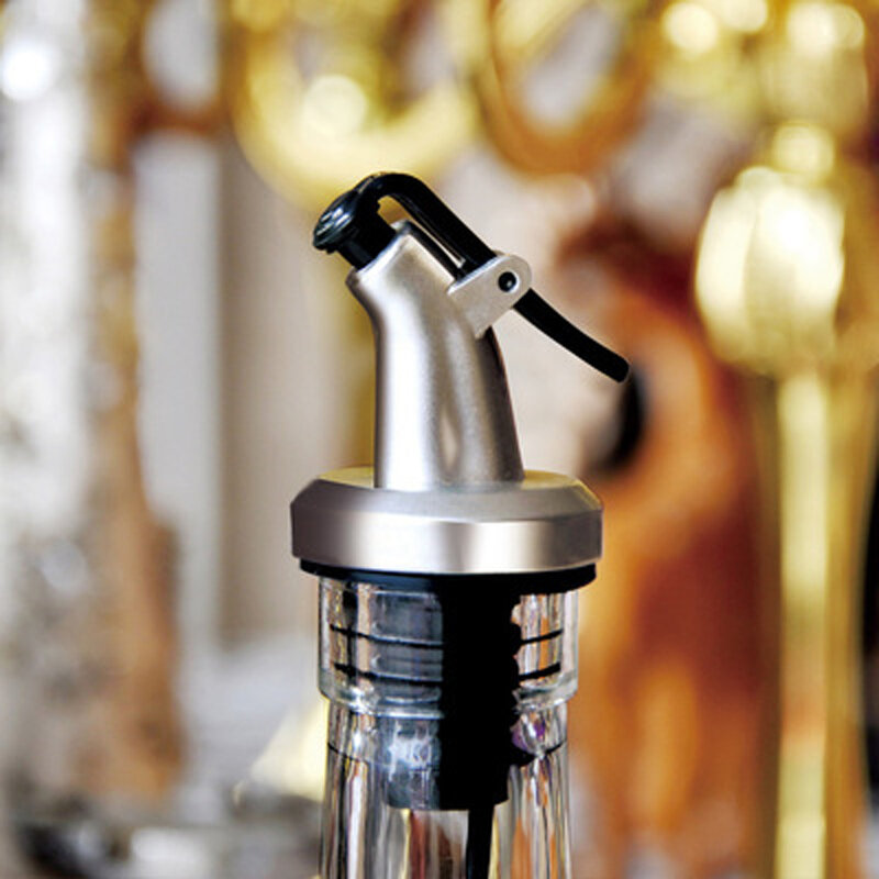 Olive Oil Sprayer Liquor Dispenser Wine Pourers Flip Top Stopper Kitchen Tools Eco-friendly Silicone Plastic Tools Kit