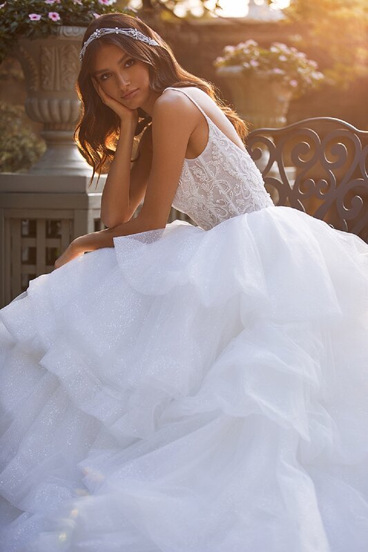 Błyszczące warstwowe spódnice suknie ślubne koronkowe aplikacje 2021 nowa suknia ślubna bez pleców kraj Custom Made suknia ślubna księżniczki