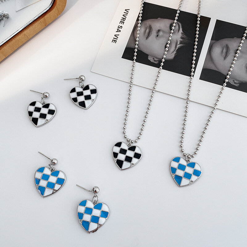 Vintage Multi Color Checkerboard Necklace Alloy Love Pendant Clavicle Chain For Women Same Plaid Earrings Girl Party Accessories