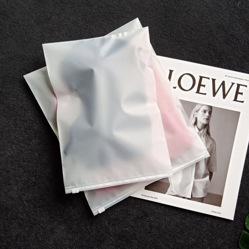 50 피스 커스텀 서리로 덮은 지퍼 백, 고품질 의류 비닐 봉투, 인쇄된 로고가 있는 의류 포장 백, 지퍼 백