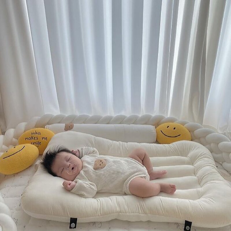 Portable bed middle  baby  newborn bionic   foldable BB anti pressure portable 