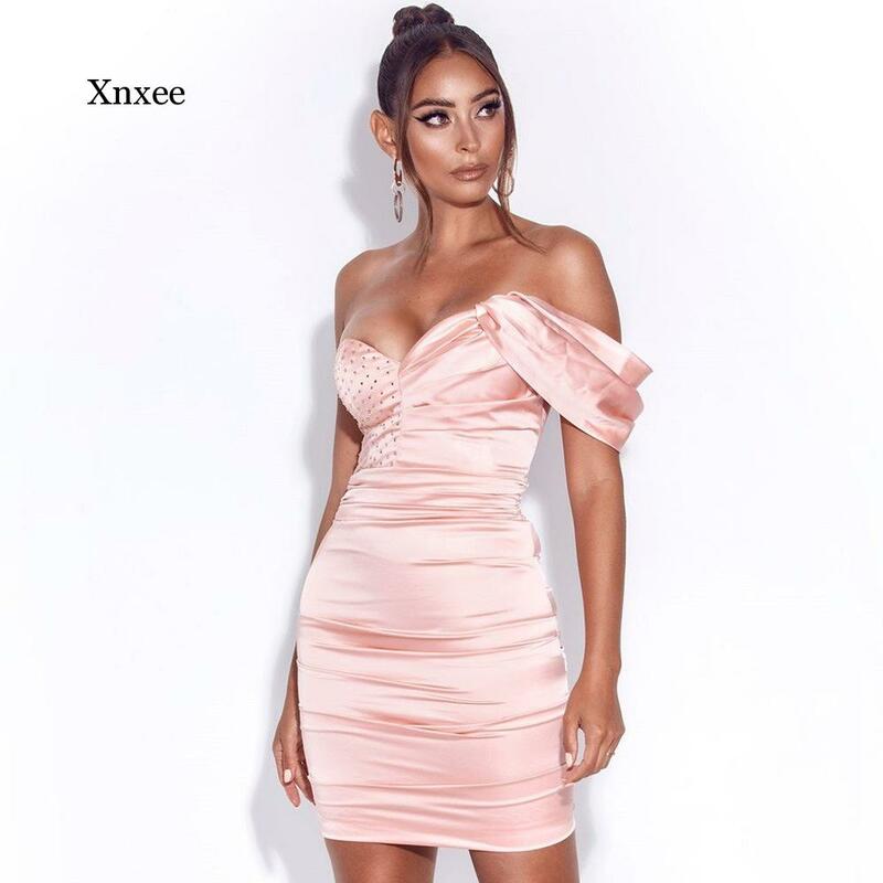 Różowa brokatowa sukienka z diamentami nowa elegancka jedno ramię bez ramiączek wyściełana satynowa Ruched Mini sukienka Sexy Party Vestidos odzież