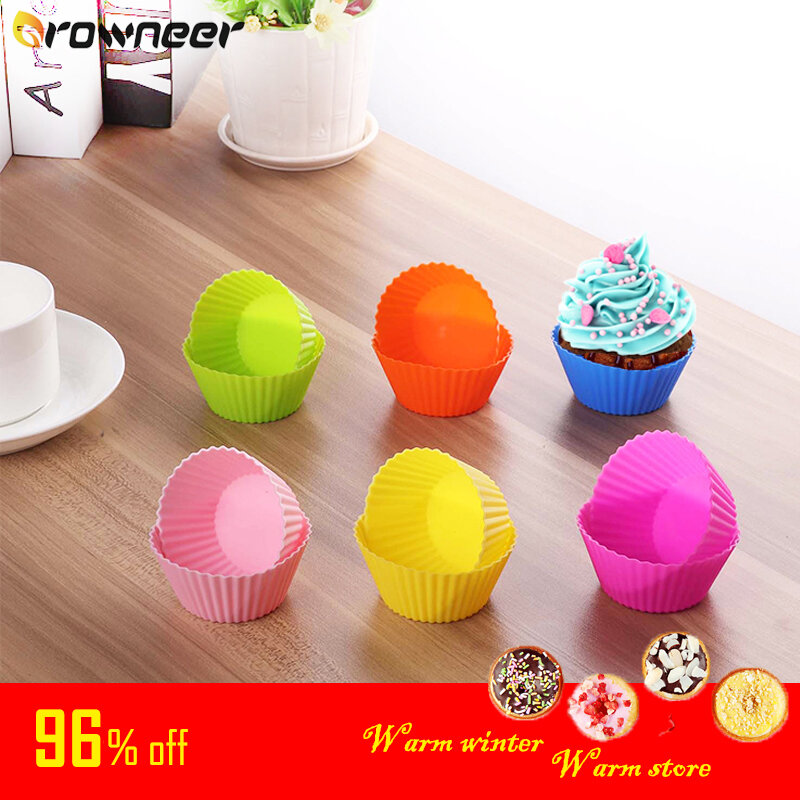 GROWNEER 12pcs Ring Shaped Cute Mould Kitchenware Silicone Pastry Bread  Random Color  Cupcake Cake Decorating Tools Durable
