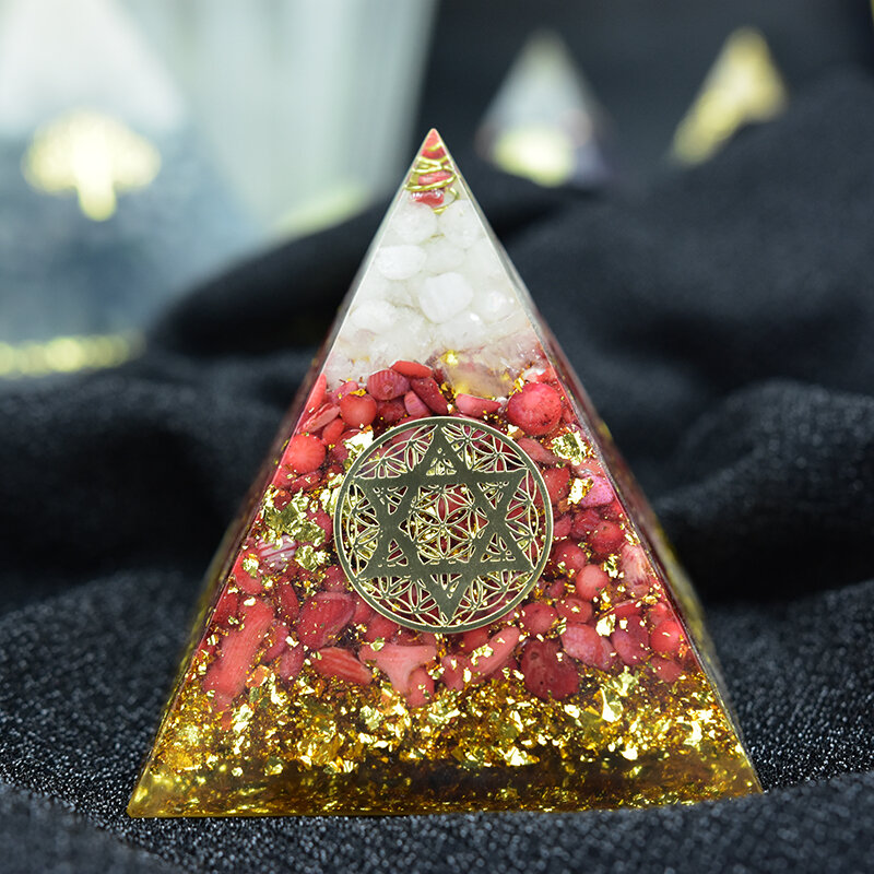 Orgonite Piramida Muladhara Chakra Kristal Energi Red Coral Batu Putih Kristal Resin Piramida Dekorasi Perhiasan C0166