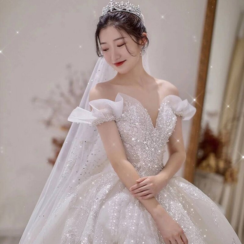 Shining Custom Made Luxury A Line Wedding Dresses Netting Satin Applique Floor Length Bridal Gown Chapel Train Corset
