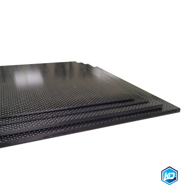 0.5-6MM 125x75mm 3K feuilles de panneau de plaque de carbone mat et brillant, matériau de dureté Composite élevé, panneau de Fiber de carbone Anti-UV