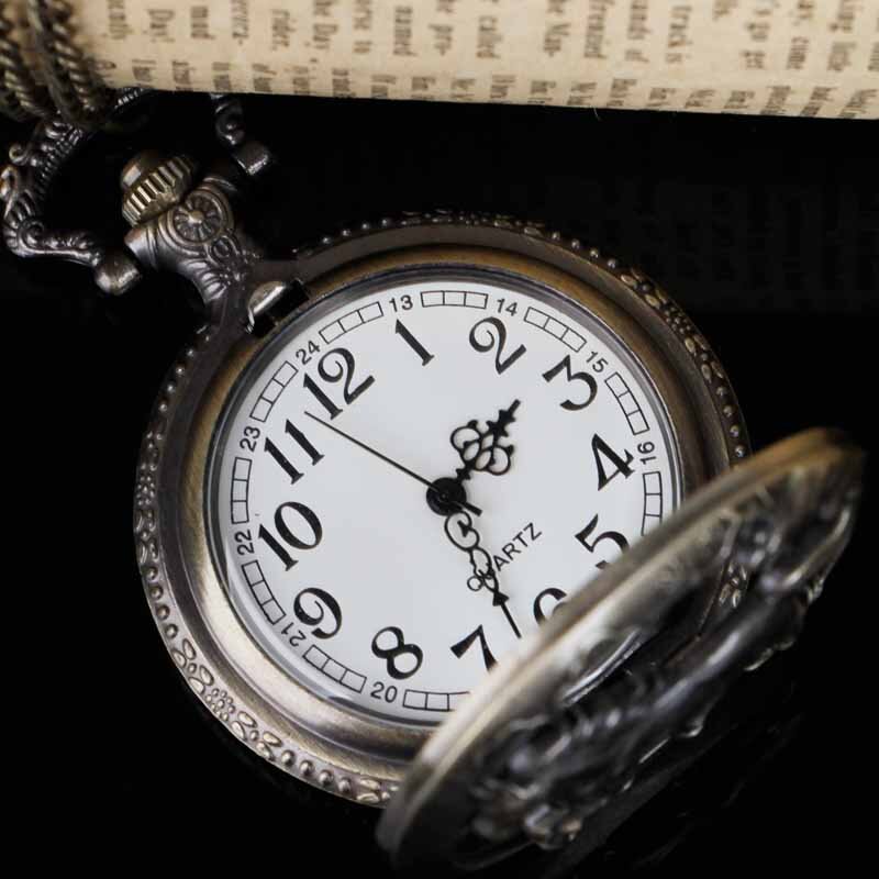 Vintage Retro Animal Pocket Watch Cadeia Gravado Cavalo Oco Design O Maior Colar De Relógios De Bolso Para O Avô Pai Presentes