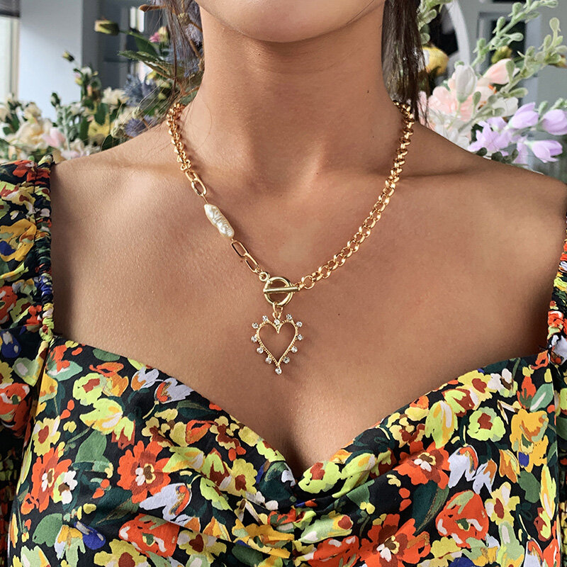 New Double Heart-Shaped Love Necklace Personality  Hollow Love Pendant Chokers Gold Silver Color Clavicle Chain Women's Jewelry
