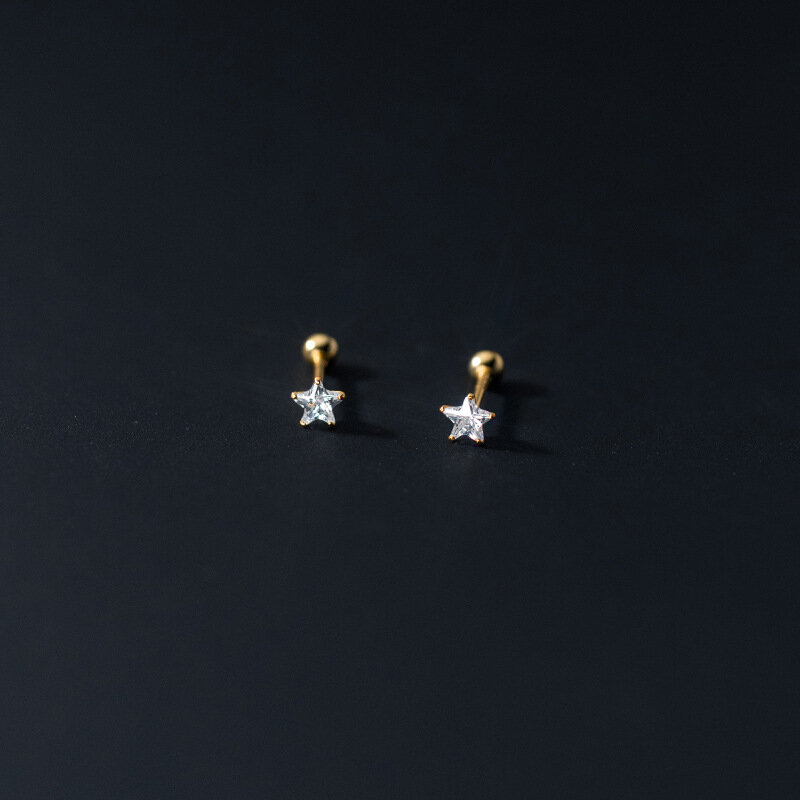Женские серьги-гвоздики из серебра 925 пробы со звездой и цирконом