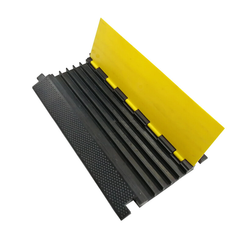 5 Channels PVC Lid Flexible Road Rubber Floor Cable Protector Ramp Speed Bump