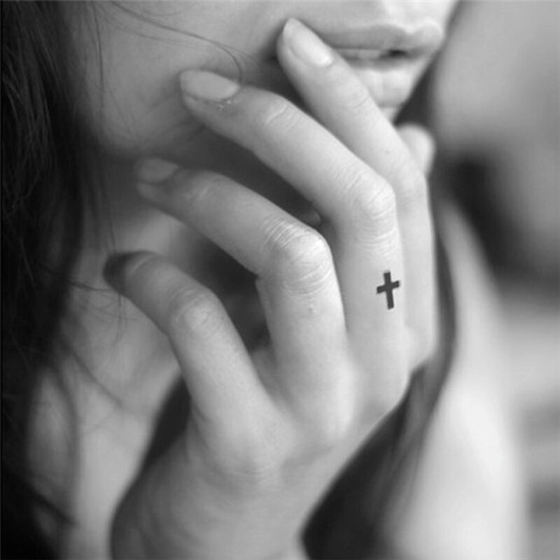 AACAR 1 arkusz wodoodporne naklejki tatuaże krzyż wzór fałszywy Transfer tagi skóry Arm Finger tatuaże do ciała Flash tatuaż 10.5*6cm