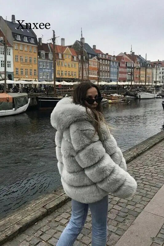 Nuevo abrigo de invierno para mujer, chaqueta de piel sintética de oveja y zorro, abrigo cálido de piel sintética de manga larga con capucha