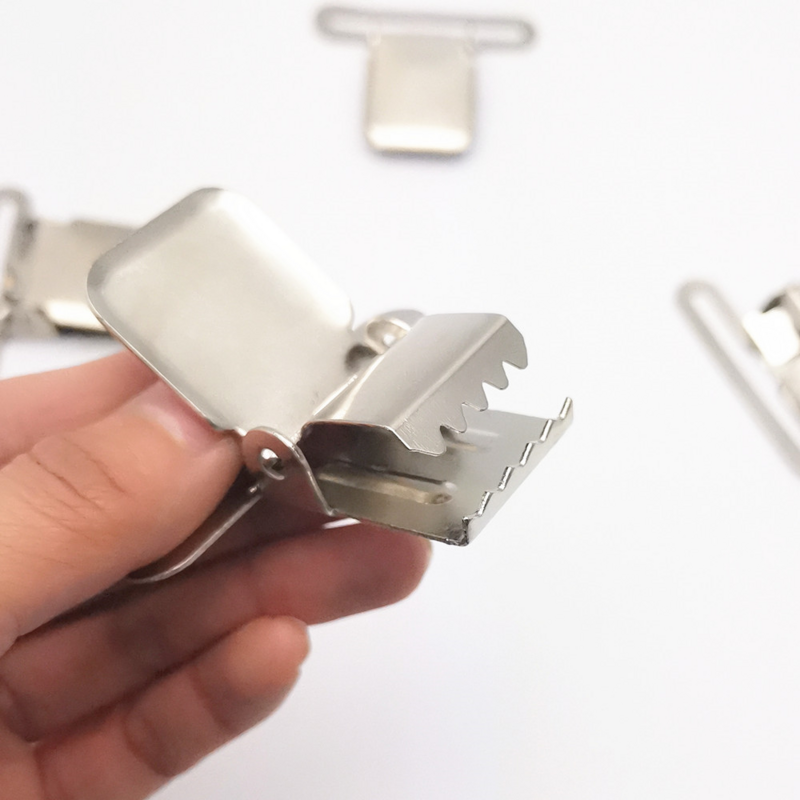 Clip de tirantes de Metal plateado para chupete Unisex, Clip común de 5cm, cierre grande y fuerte, antideslizante, 50mm, 4 unidades por lote