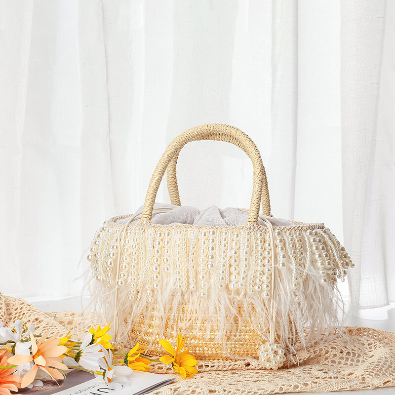 Bolsa de praia com pena de avestruz branca para mulheres, bolsa de mão com pérolas e borla, tote de palha tecida, estilo boemia, férias, verão, 2021