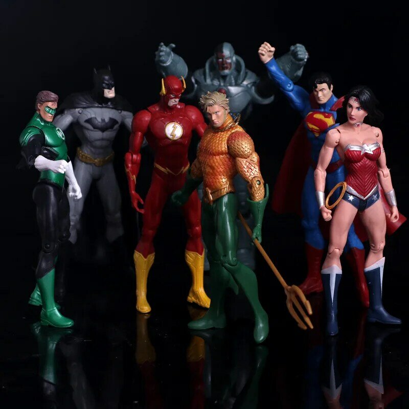 Anime Figure Superheroes Batman Green Lantern Flash Superman Wonder Woman PVC Action Figures Kids Toys Dolls Model 17cm