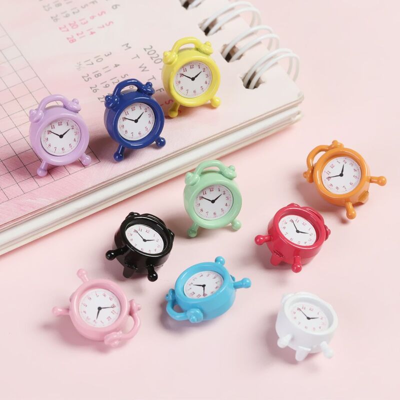 Mini reloj despertador de Metal a escala 1:12, Decoración de casa de muñecas, juguete en miniatura, accesorios para cocina y sala de estar, 1 ud.