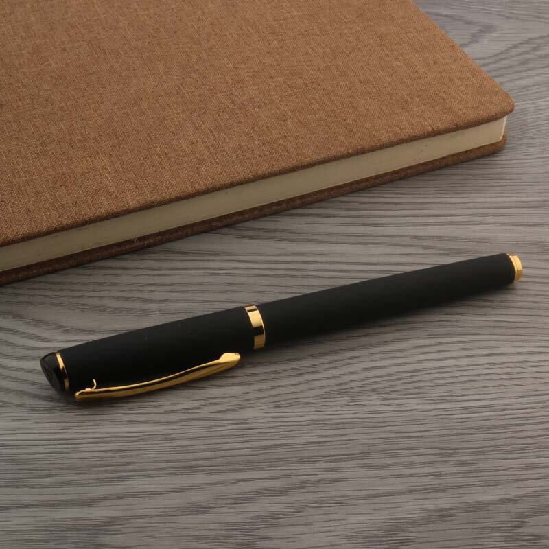 Stylo à plume en caoutchouc et plastique, noir givré, stylo à encre dorée de calligraphie, papeterie fournitures scolaires et de bureau, nouveau