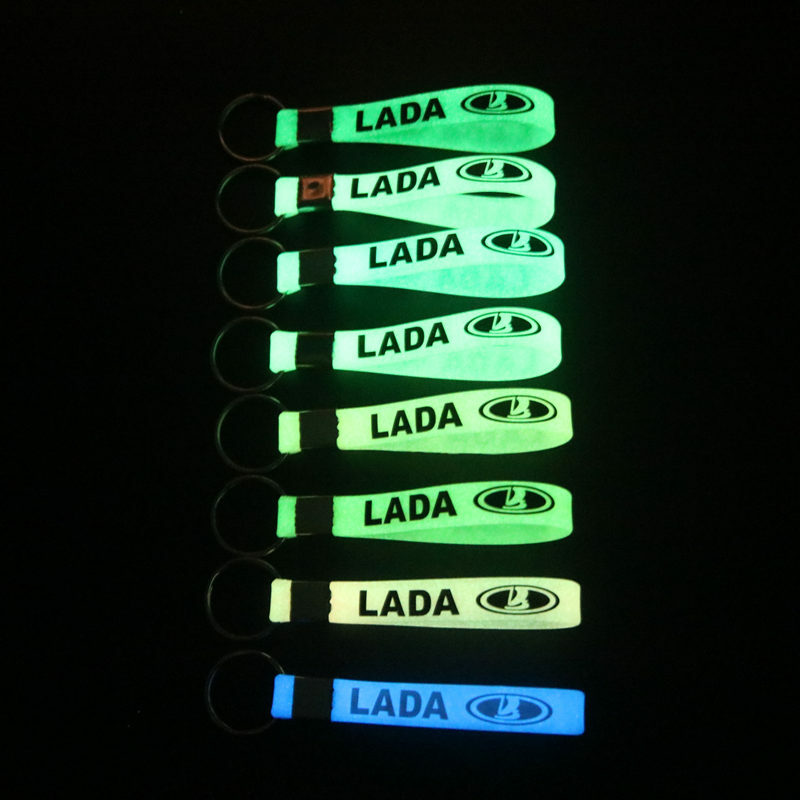 Car Styling Luminous silikonowy brelok do kluczyków samochodowych kółka do breloków na klucze logo na samochód dla Lada Niva Kalina Priora Granta Largus Vaz Samara