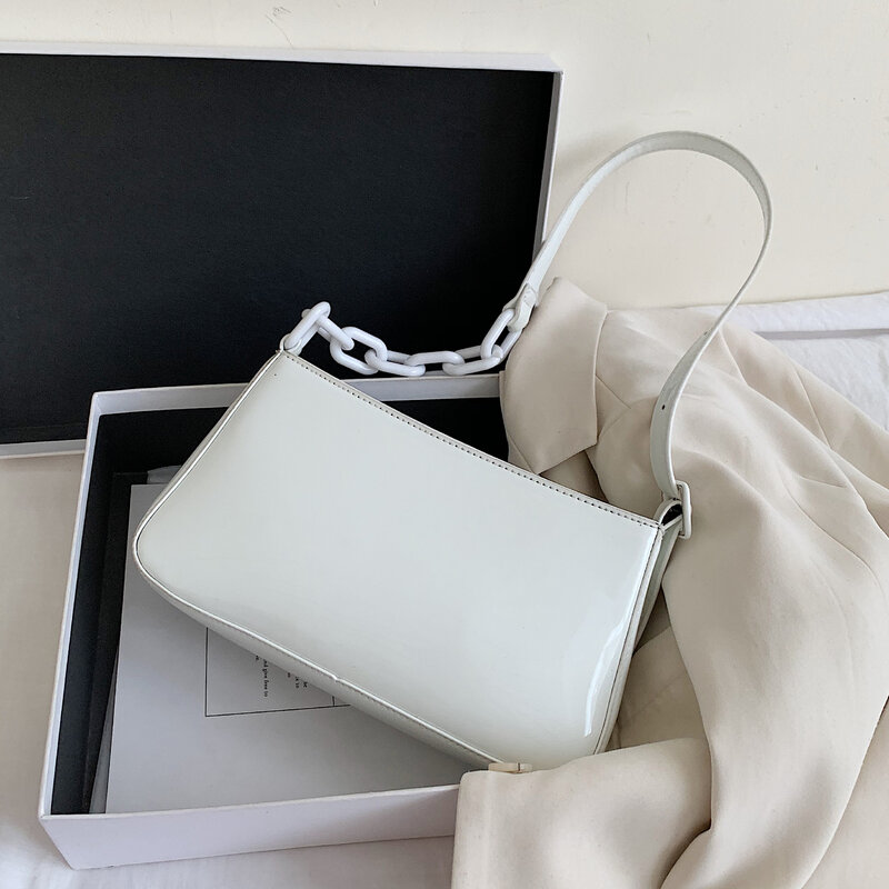 Couro de patente pequena axila saco para as mulheres 2020 luxo simples design de corrente bolsas ombro feminino bolsa de mão viagem