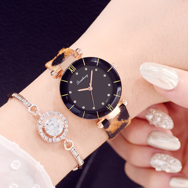 Moda tendencia Mujer relojes de cuarzo estampado de leopardo minimalista creativo señoras Reloj de pulsera personalidad nuevo estilo 2019 Reloj Mujer