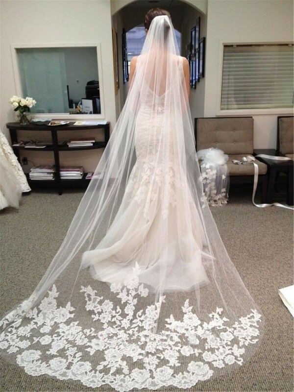 Luxury Long Veils Cheap Bridal Hair Accessories Chapel Length Lace Applique edge Tulle Wedding Bridal Veils