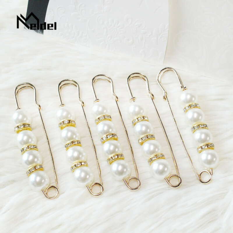 Meldel Girl Sweater Cardigan Female Jewelry Pearl White Flowers Cloth Brooch Pins Fashion Wedding Jewelry For Women Brooch Pins