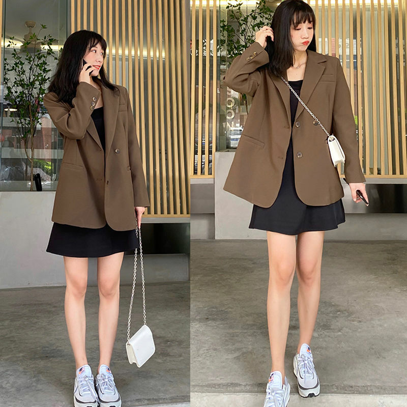 Blazer Wanita Hitam Polos Coklat Longgar Kasual Cocok untuk Semua Model Penutup Punggung Berkancing Sebaris Gaya Korea Pakaian Luar Siswa Chic Baru