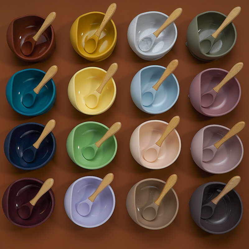 Силиконовая миска для кормления детей, Набор обучающих блюд с деревянной ложкой и нескользящей чашей, 22 цвета, 1 набор