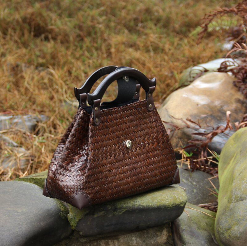 حقيبة من الروطان 32 × 20 سنتيمتر من تايلاند ، حقيبة كبيرة منسوجة يدويًا ، حقيبة يد أدبية قديمة ، a6103