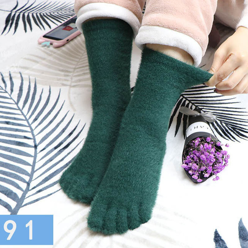 Calcetines gruesos de cinco dedos para mujer, medias mullidas con punta de cálida lana color Coral, a rayas, suaves y acogedoras, zapatillas de suelo para niña