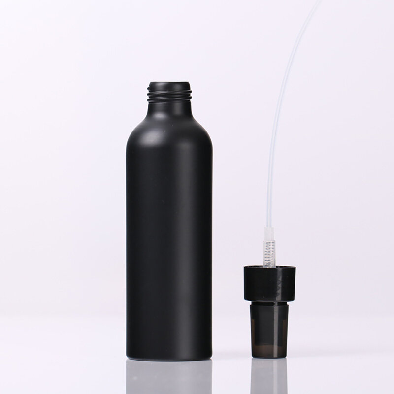 Garrafa spray portátil para viagem, garrafa de alumínio preta vazia 30ml 50ml 100ml, recipiente de embalagem, acessórios de viagem