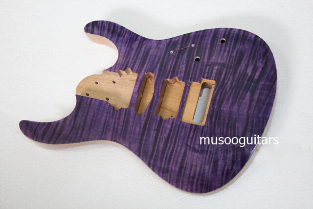 Nuovo kit per chitarra elettrica di zecca in colore viola con finitura Nitro