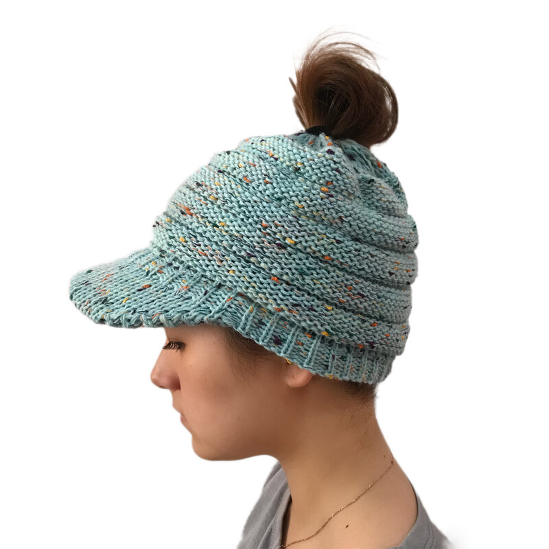 ニットのビーニー女性の冬の暖かい帽子のニット帽,流行のシックなビーニーニット帽,バイザー付き