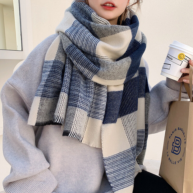 Selendang Syal Kasmir Hangat Kotak-kotak Biru Musim Dingin untuk Wanita Syal Tebal Panjang Cocok untuk Wanita Mode Korea