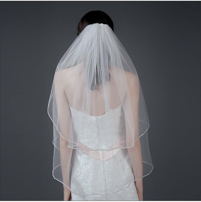 Véu de noiva curto frisado com pente branco marfim para vestido de casamento romântico de 2 camadas de tule