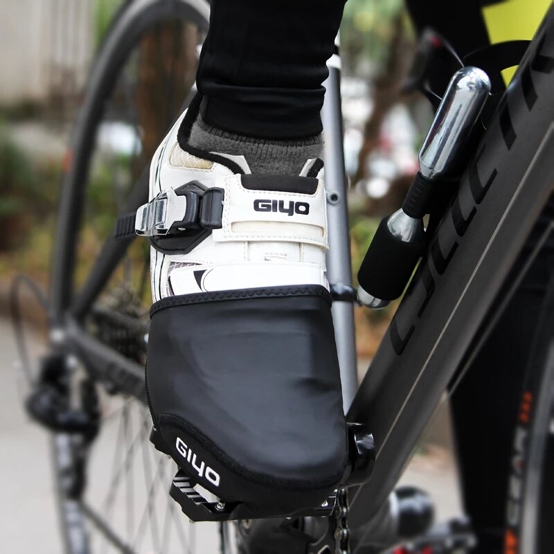 GIYO-cubiertas de zapatos impermeables reutilizables, Protector reflectante, antideslizante, cálido, de media punta, para Ciclismo de Invierno, equipo de bicicleta de montaña