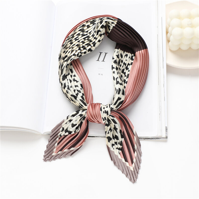 Popular leopardo seda crinkle feminino lenço de cabeça quadrada impressão elegante neckerchief cabelo gravata banda hijab bandana xale 2022 novo