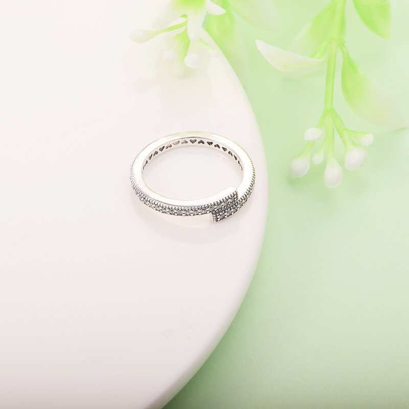 Кольцо женское Сверкающее из серебра 100% пробы
