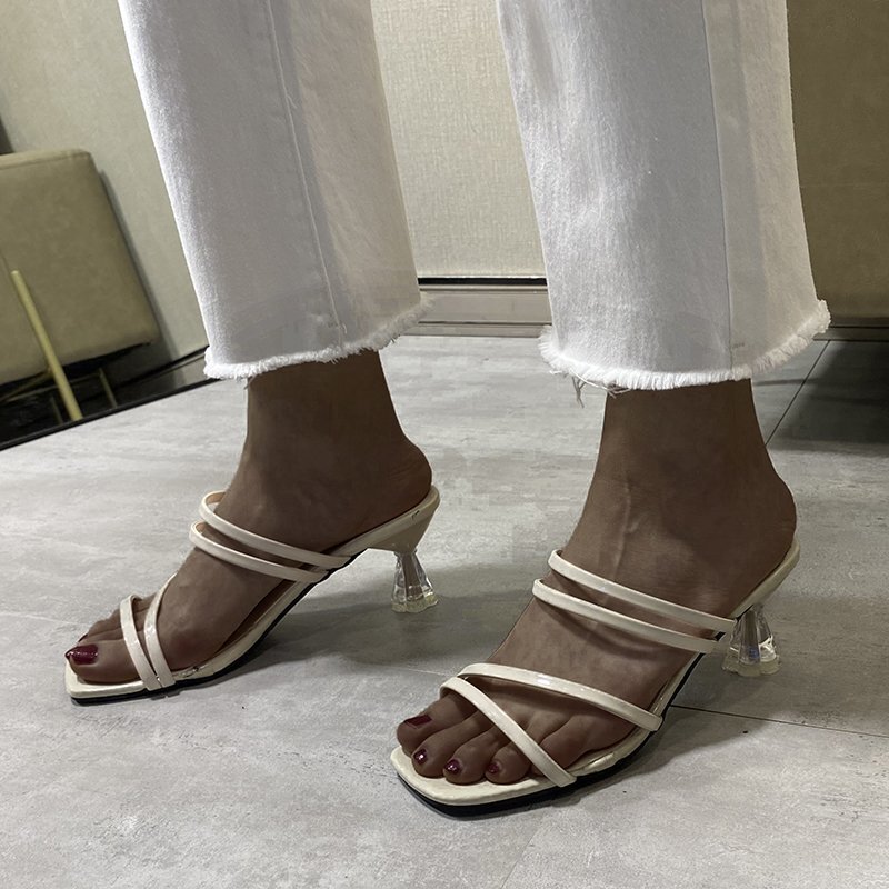 Sandali da donna nuovi sandali con tacco femminile pantofole da donna di moda estiva infradito da esterno per interni taglia 34-42 all'ingrosso