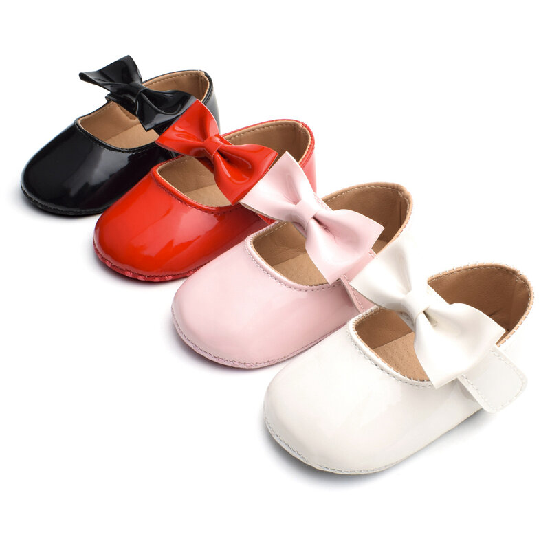 Туфли для новорожденных девочек, лакированная кожа, мягкая нескользящая обувь для первых шагов с пряжкой и бантом, красные, черные, розовые, белые