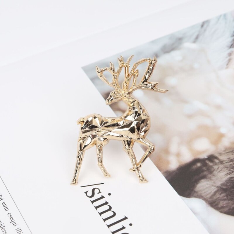 Broche de Animal de ciervo de Navidad chapado en oro para hombres y mujeres, ropa exquisita, accesorios versátiles