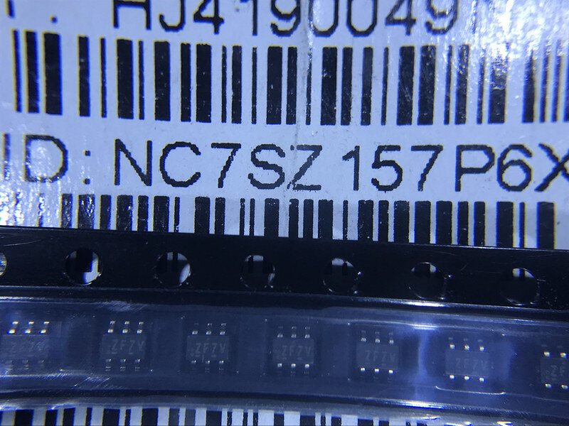 10 pz NC7SZ157P6X ncnc7sz157 NC7SZ 157P6X chip IC nuovissimo e originale
