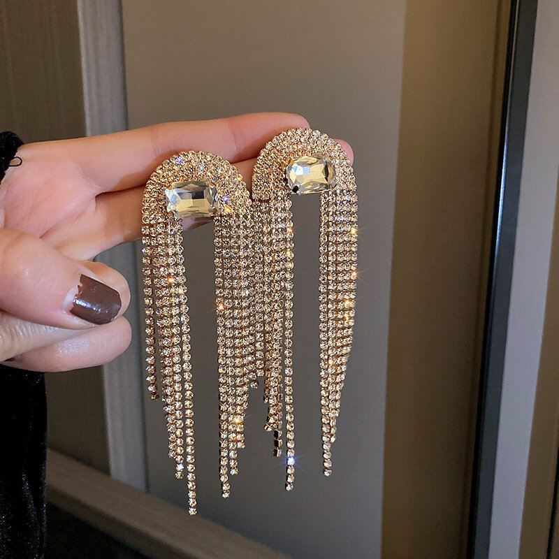 Gute Qualität elegante lange funkelnde Strass Quaste Ohrringe für Frauen Mode Party Schmuck Accessoires